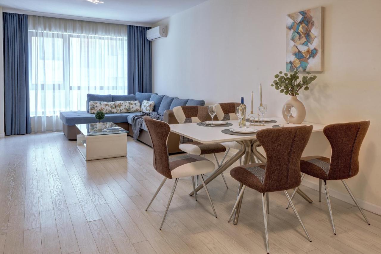 Luxury Center Apartments In Grand Karavel Varna Esterno foto